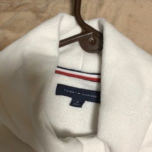 All white tommy turtle neck